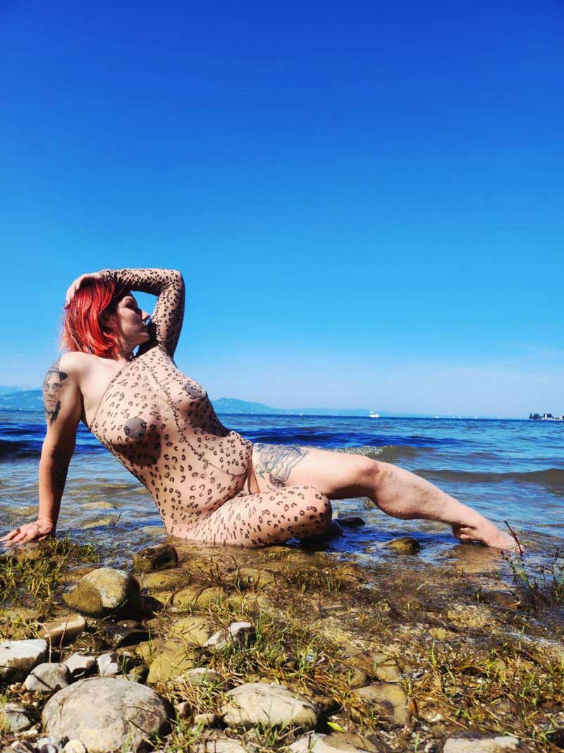 Ella Bizarr Ella Bizarr